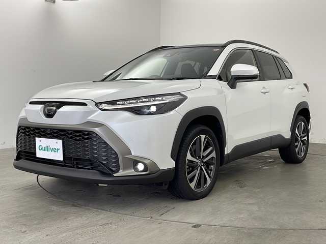 トヨタ カローラ クロス Z 兵庫県 2023(令5)年 2万km プラチナホワイトパールマイカ トヨタセーフティセンス/・プリクラッシュセーフティ/・レーントレーシングアシスト/・オートマチックハイビーム/・ロードサインアシスト/ブラインドスポットモニター/純正8インチディスプレイオーディオ/・バックカメラ/・パノラミックビューモニター/パノラマルーフ/パーキングブレーキサポート/レーダークルーズコントロール/クリアランスソナー/オートマチックハイビーム/ハーフレザー/シートヒーター/パワーシート/パワーバックドア/純正18インチアルミホイール/LEDヘッドライト/新車保証書/取扱説明書