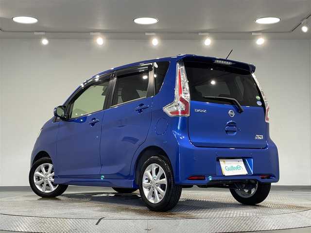 日産 デイズ ハイウェイスターX 愛知県 2018(平30)年 2万km オーシャンブルーP 純正ＳＤナビ　/（FM/AM/フルセグTV/CD・DVD再生/SD)/アラウンドビューモニター　/エマージェンシーブレーキ　/ビルトインＥＴＣ　/ＬＥＤヘッドライト　/車線逸脱警報　/コーナーセンサー　/オートマチックハイビーム　/アイドリングストップ　/フォグランプ/横滑り防止/純正フロアマット/プッシュスタート/　　-スマートキー