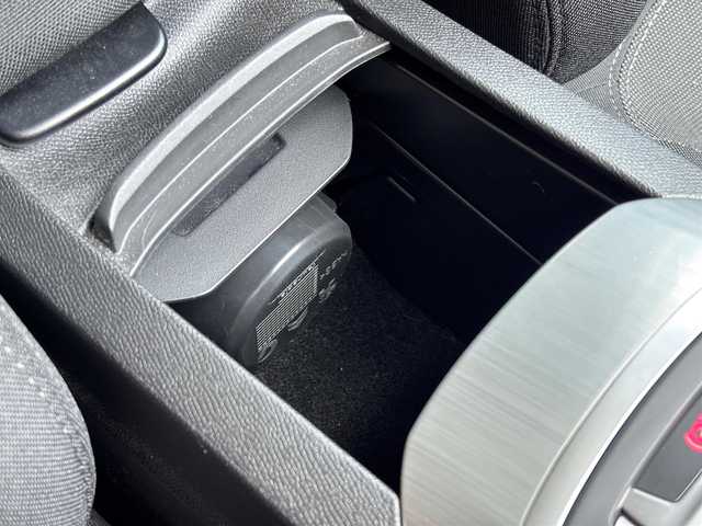 プジョー ３０８ アリュール 山梨県 2016(平28)年 1.7万km ペルラネラブラック OPメモリナビ/フルセグ　/クルコン　/LED/ＡＡＣ/スポーツモード/スマートキー/ＢＴ/ＡＵＸ/ＣＤ/ＤＶＤ/ドラレコ/ＵＳＢ/純正１６ＡＷ/Ｐスタート/Ｂカメラ/ＥＴＣ/取説/保証書/スペアキー