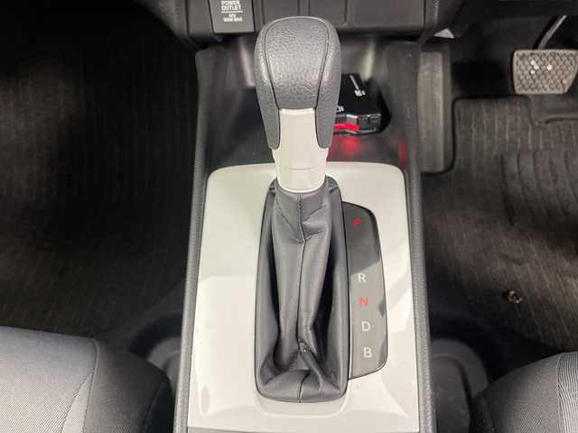 ホンダ フィット 道央・札幌 2023(令5)年 5.5万km クリスタルブラックパール ・4WD/Honda SENSING/・衝突軽減ブレーキ（CMBS）/・先行車発進お知らせ機能/・アダプティブクルーズコントロール/・車線維持支援システム（LKAS）/・ブラインドスポットインフォメーション/・社外ナビ/・Bluetooth/バックカメラ/・コンフォートパッケージ/・オートホールド/・ETC/・ビークルスタビリティアシスト/・オートライト/LEDライト/・横滑り防止