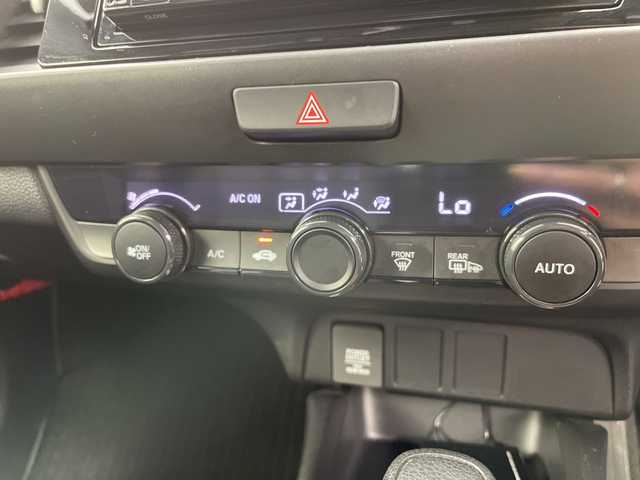 ホンダ フィット 道央・札幌 2023(令5)年 5.5万km クリスタルブラックパール ・4WD/Honda SENSING/・衝突軽減ブレーキ（CMBS）/・先行車発進お知らせ機能/・アダプティブクルーズコントロール/・車線維持支援システム（LKAS）/・ブラインドスポットインフォメーション/・社外ナビ/・Bluetooth/バックカメラ/・コンフォートパッケージ/・オートホールド/・ETC/・ビークルスタビリティアシスト/・オートライト/LEDライト/・横滑り防止