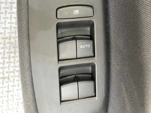 ホンダ フィット e:HEVベーシック 長野県 2023(令5)年 5.5万km クリスタルブラックパール ・4WD/Honda SENSING/・衝突軽減ブレーキ（CMBS）/・先行車発進お知らせ機能/・アダプティブクルーズコントロール/・車線維持支援システム（LKAS）/・ブラインドスポットインフォメーション/・社外ナビ/・Bluetooth/バックカメラ/・コンフォートパッケージ/・オートホールド/・ETC/・ビークルスタビリティアシスト/・オートライト/LEDライト/・横滑り防止