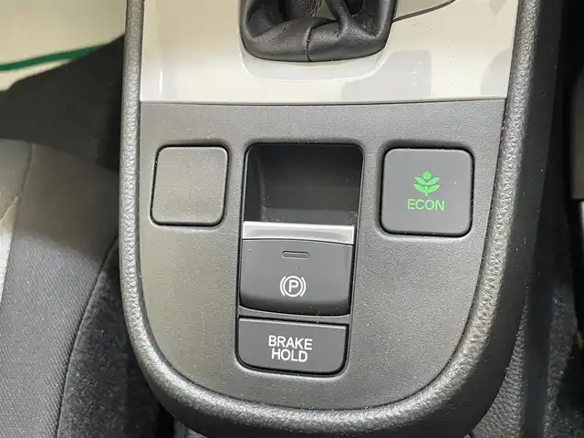 ホンダ フィット e:HEVベーシック 長野県 2023(令5)年 5.5万km クリスタルブラックパール ・4WD/Honda SENSING/・衝突軽減ブレーキ（CMBS）/・先行車発進お知らせ機能/・アダプティブクルーズコントロール/・車線維持支援システム（LKAS）/・ブラインドスポットインフォメーション/・社外ナビ/・Bluetooth/バックカメラ/・コンフォートパッケージ/・オートホールド/・ETC/・ビークルスタビリティアシスト/・オートライト/LEDライト/・横滑り防止