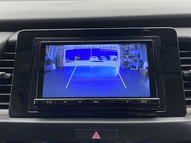 ホンダ フィット e:HEVベーシック 長野県 2023(令5)年 5.5万km クリスタルブラックパール 4WD/社外ナビ（FM/AM/Bluetooth/DISC/USB）/ホンダセンシング/・路外逸脱抑制機能/・踏み間違い衝突軽減システム/・パーキングセンサー警報/・衝突軽減ブレーキ/・先行車発進お知らせ機能/・標識認識機能/・パーキングセンサー/プッシュスタート/アイドリングストップ/スマートキー/AACエアコン/追従機能付きクルコン/ABS/横滑り防止装置/オートハイビーム/LEDヘッドライト/フロントガラス熱線/ドアミラーヒーター/電子パーキングブレーキ/オートブレーキホールド/ヘッドライトレベライザー/純正フロアマット/純正ホイールキャップ付きスチールホイール/保証書/取扱説明書