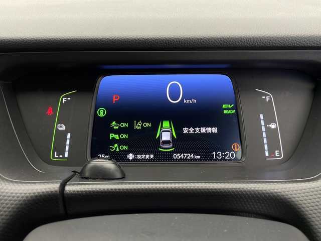 ホンダ フィット e:HEVベーシック 長野県 2023(令5)年 5.5万km クリスタルブラックパール 4WD/社外ナビ（FM/AM/Bluetooth/DISC/USB）/ホンダセンシング/・路外逸脱抑制機能/・踏み間違い衝突軽減システム/・パーキングセンサー警報/・衝突軽減ブレーキ/・先行車発進お知らせ機能/・標識認識機能/・パーキングセンサー/プッシュスタート/アイドリングストップ/スマートキー/AACエアコン/追従機能付きクルコン/ABS/横滑り防止装置/オートハイビーム/LEDヘッドライト/フロントガラス熱線/ドアミラーヒーター/電子パーキングブレーキ/オートブレーキホールド/ヘッドライトレベライザー/純正フロアマット/純正ホイールキャップ付きスチールホイール/保証書/取扱説明書