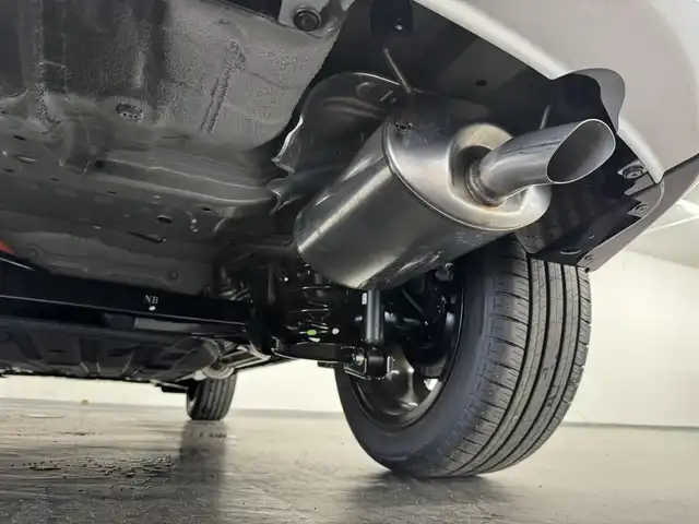 ホンダ ヴェゼル ハイブリッド e:HEV Z 三重県 2025(令7)年 0.1千km クリスタルブラックパール ハイブリッド/FF/MTモード付フロアCVT/純正 9インチナビ/（FM/AM/USB/Bluetooth/CarPlay/AndroidAuto/TV）/バックカメラ/ビルトイン ETC2.0/Honda SENSING/・衝突軽減ブレーキ（CMBS）/・先行車発進お知らせ機能/・路外逸脱抑制機能/・標識認識機能/・渋滞追従機能付アダプティブクルーズコントロール（ACC）/・車線維持支援システム（LKAS）/・トラフィックジャムアシスト（渋滞運転支援機能）/・ブラインドスポットインフォメーション/・誤発進抑制機能/・後方誤発進抑制機能/・近距離衝突軽減ブレーキ/・パーキングセンサーシステム/・【OP】後退出庫サポート/・アダプティブドライビングビーム/・ヒルディセントコントロール/装備/・ハンズフリーアクセスパワーテールゲート/・ハーフレザーシート/・シートヒーター（D/N）/・ステアリングヒーター/・オートライトシステム/・LEDヘッドライト/・LEDフロントフォグランプ/・左右独立オートエアコン/・自動防眩ルームミラー/・【OP】ワイヤレス充電器/・プッシュスタート/・純正18inAW/・保/取/・スマートキーx2/など