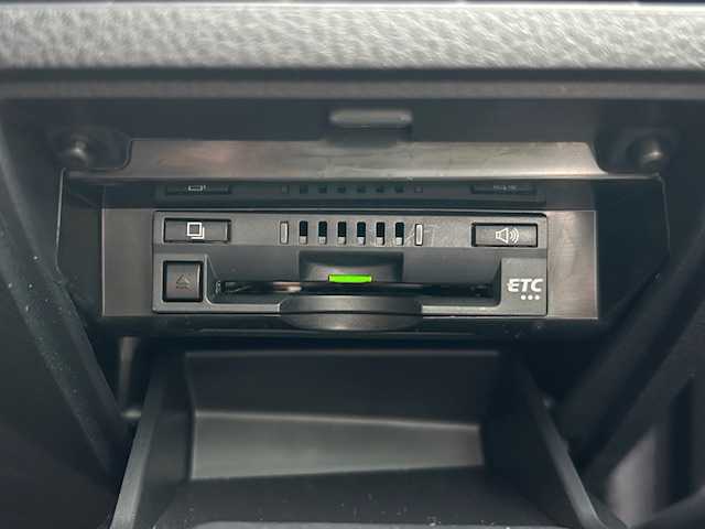 トヨタ カムリ WSレザーパッケージ 静岡県 2019(令1)年 2.6万km プラチナホワイトパールマイカ TRDフルエアロ/純正ディスプレイオーディオナビ/Bluetooth接続/フルセグTV/パドルシフト/バックカメラ/前方ドライブレコーダー/ビルトインETC/純正フロアマット/純正アルミホイール18インチ/前後コーナーセンサー/オートライト/オートマチックハイビーム/LEDヘッドライト/前席パワーシート/前席シートヒーター/レーダークルーズコントロール/ブラインドスポットモニター/横滑り防止装置/レーンキープアシスト/保証書/取扱説明書