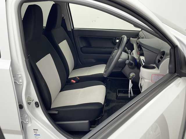 ダイハツ ミラ イース X リミテッド SAⅢ 栃木県 2024(令6)年 0.8万km シャイニングホワイトパール スマートアシストIII/・衝突回避支援ブレーキ機能/・衝突警報機能/・車線逸脱警報機能/・誤発進抑制制御機能/・先行車発進お知らせ機能/・前後コーナーセンサー/・オートハイビーム/純正オーディオ/・CD/AM/FM/AUX/電格ミラー/アイドリングストップ/LEDヘッドライト/リモコンキー/スペアキー×１/保証書