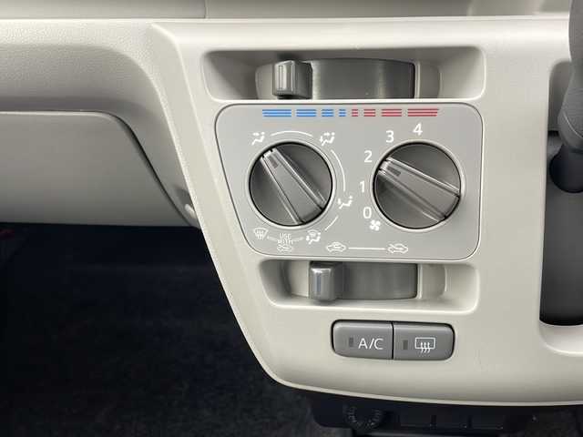 ダイハツ ミラ イース X リミテッド SAⅢ 栃木県 2024(令6)年 0.8万km シャイニングホワイトパール スマートアシストIII/・衝突回避支援ブレーキ機能/・衝突警報機能/・車線逸脱警報機能/・誤発進抑制制御機能/・先行車発進お知らせ機能/・前後コーナーセンサー/・オートハイビーム/純正オーディオ/・CD/AM/FM/AUX/電格ミラー/アイドリングストップ/LEDヘッドライト/リモコンキー/スペアキー×１/保証書