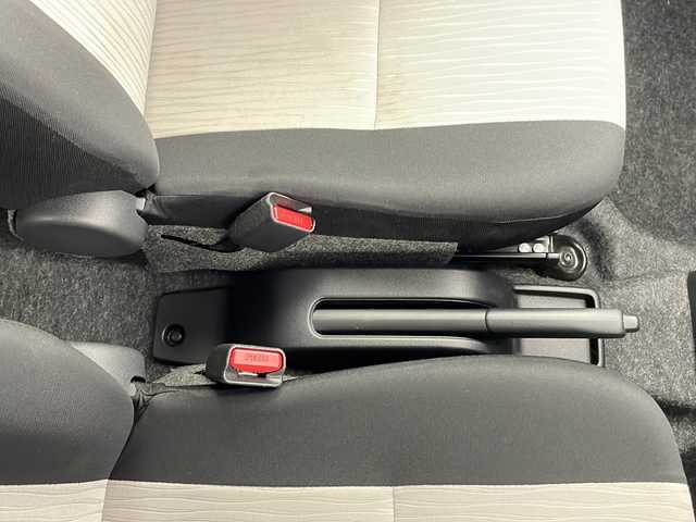 ダイハツ ミラ イース X リミテッド SAⅢ 栃木県 2024(令6)年 0.8万km シャイニングホワイトパール スマートアシストIII/・衝突回避支援ブレーキ機能/・衝突警報機能/・車線逸脱警報機能/・誤発進抑制制御機能/・先行車発進お知らせ機能/・前後コーナーセンサー/・オートハイビーム/純正オーディオ/・CD/AM/FM/AUX/電格ミラー/アイドリングストップ/LEDヘッドライト/リモコンキー/スペアキー×１/保証書