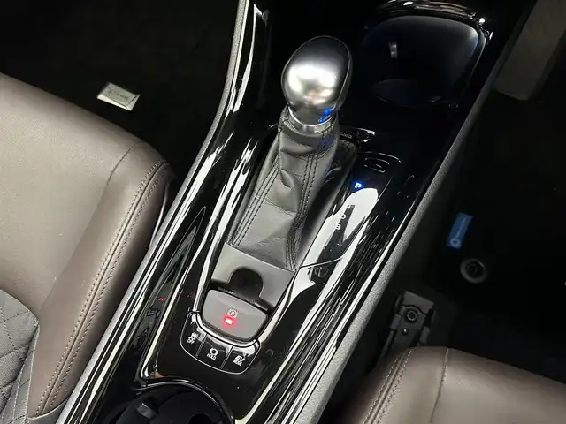トヨタ Ｃ－ＨＲ G LEDエディション 埼玉県 2018(平30)年 3.7万km ブラックマイカ トヨタセーフティセンス　純正９インチナビ　フルセグＴＶ　Ｂｌｕｅｔｏｏｔｈ　バックカメラ　ＢＳＭ　レーダークルーズコントロール　ブラウンハーフレザーシート　前席シートヒーター　ドラレコ　ＥＴＣ