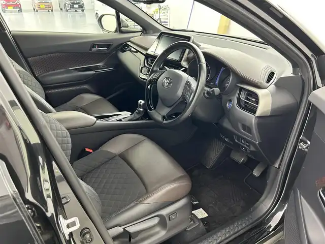 トヨタ Ｃ－ＨＲ G LEDエディション 埼玉県 2018(平30)年 3.7万km ブラックマイカ トヨタセーフティセンス　純正９インチナビ　フルセグＴＶ　Ｂｌｕｅｔｏｏｔｈ　バックカメラ　ＢＳＭ　レーダークルーズコントロール　ブラウンハーフレザーシート　前席シートヒーター　ドラレコ　ＥＴＣ