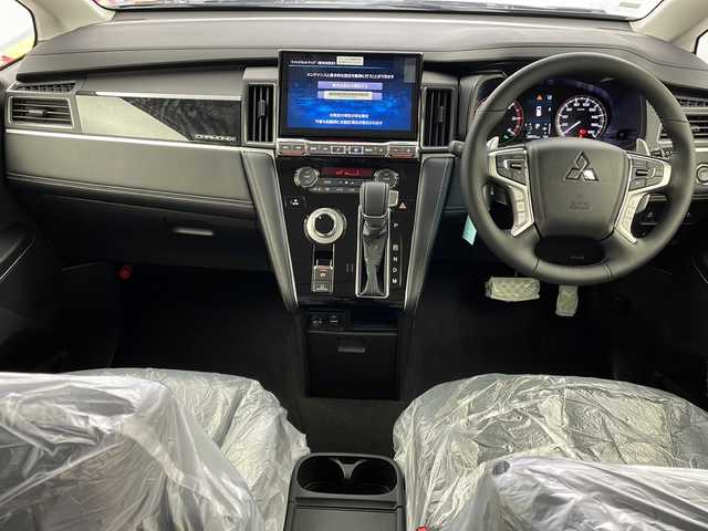 三菱 デリカＤ：５ シャモニー 大阪府 2025(令7)年 0.1千km グラファイトグレーメタリック/ブラックマイカ 登録済未使用車/専用ALPINE11型ナビ/【フルセグTV/Bluetooth/HDMI/CD/DVD/FM/AM】/全方位カメラ/パワーバックドア/ブラインドスポットモニター/両側パワースライドドア/前後コーナーセンサー/センターデフロック/三菱e-Assist/・車線逸脱警報システム/・レーダークルーズコントロール/・衝突被害軽減ブレーキシステム/・オートマチックハイビーム/・後側方車両検知警報システム/・誤発進抑制機能/ハーフレザーシート/D/N席シートヒーター/ステアリングヒーター/パドルシフト/オートホールド/ステアリングスイッチ/LEDヘッドライト/スマートキー/スペアキー/保証書/取扱説明書/点検記録簿