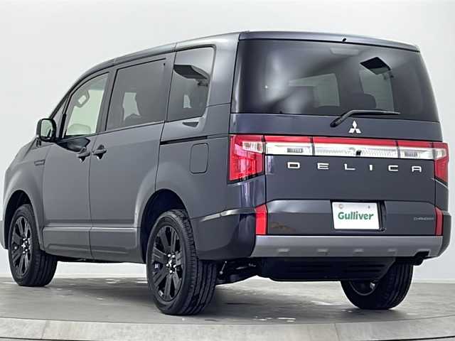三菱 デリカＤ：５ シャモニー 大阪府 2025(令7)年 0.1千km グラファイトグレーメタリック/ブラックマイカ 登録済未使用車/専用ALPINE11型ナビ/【フルセグTV/Bluetooth/HDMI/CD/DVD/FM/AM】/全方位カメラ/パワーバックドア/ブラインドスポットモニター/両側パワースライドドア/前後コーナーセンサー/センターデフロック/三菱e-Assist/・車線逸脱警報システム/・レーダークルーズコントロール/・衝突被害軽減ブレーキシステム/・オートマチックハイビーム/・後側方車両検知警報システム/・誤発進抑制機能/ハーフレザーシート/D/N席シートヒーター/ステアリングヒーター/パドルシフト/オートホールド/ステアリングスイッチ/LEDヘッドライト/スマートキー/スペアキー/保証書/取扱説明書/点検記録簿