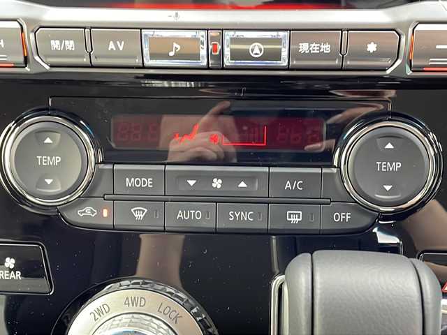 三菱 デリカＤ：５ シャモニー 大阪府 2025(令7)年 0.1千km グラファイトグレーメタリック/ブラックマイカ 登録済未使用車/専用ALPINE11型ナビ/【フルセグTV/Bluetooth/HDMI/CD/DVD/FM/AM】/全方位カメラ/パワーバックドア/ブラインドスポットモニター/両側パワースライドドア/前後コーナーセンサー/センターデフロック/三菱e-Assist/・車線逸脱警報システム/・レーダークルーズコントロール/・衝突被害軽減ブレーキシステム/・オートマチックハイビーム/・後側方車両検知警報システム/・誤発進抑制機能/ハーフレザーシート/D/N席シートヒーター/ステアリングヒーター/パドルシフト/オートホールド/ステアリングスイッチ/LEDヘッドライト/スマートキー/スペアキー/保証書/取扱説明書/点検記録簿