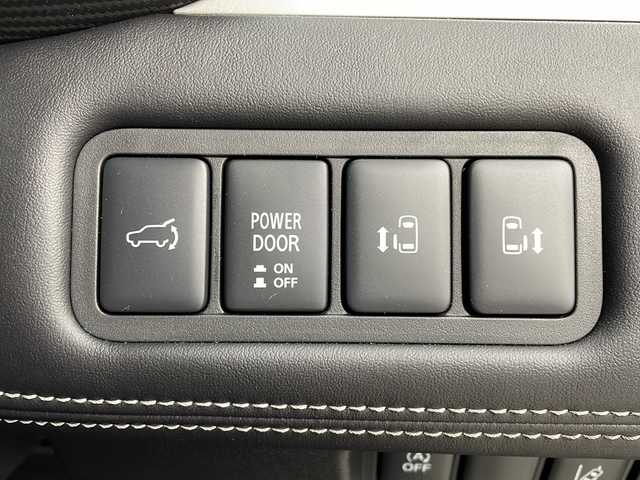 三菱 デリカＤ：５ シャモニー 大阪府 2025(令7)年 0.1千km グラファイトグレーメタリック/ブラックマイカ 登録済未使用車/専用ALPINE11型ナビ/【フルセグTV/Bluetooth/HDMI/CD/DVD/FM/AM】/全方位カメラ/パワーバックドア/ブラインドスポットモニター/両側パワースライドドア/前後コーナーセンサー/センターデフロック/三菱e-Assist/・車線逸脱警報システム/・レーダークルーズコントロール/・衝突被害軽減ブレーキシステム/・オートマチックハイビーム/・後側方車両検知警報システム/・誤発進抑制機能/ハーフレザーシート/D/N席シートヒーター/ステアリングヒーター/パドルシフト/オートホールド/ステアリングスイッチ/LEDヘッドライト/スマートキー/スペアキー/保証書/取扱説明書/点検記録簿