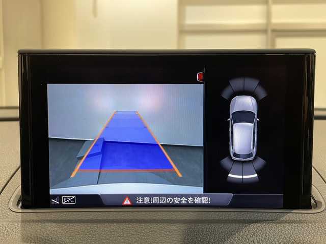 アウディ Ｓ３ スポーツバック 新潟県 2019(令1)年 3.6万km グレイシアホワイトメタリック オプション/マトリクスLEDヘッドライト/　フロントダイナミックターンインディケーター/カラードブレーキキャリパーレッド/アシスタンスパッケージ/-サイドアシスト/-アクティブレーンアシスト/-トラフィックジャムアシスト/-リヤクロストラフィックアシスト/-プレセンスベーシック/-ハイビームアシスト/主要装備/純正MMIナビ/(CD/DVD/Bluetooth.USB/フルセグTV)/バックカメラ/ETC2.0/アダプティブクルーズコントロール/ハーフレザーシート/パワーシート/シートヒーター/パドルシフト/純正18インチアルミホイール/コーナーセンサー