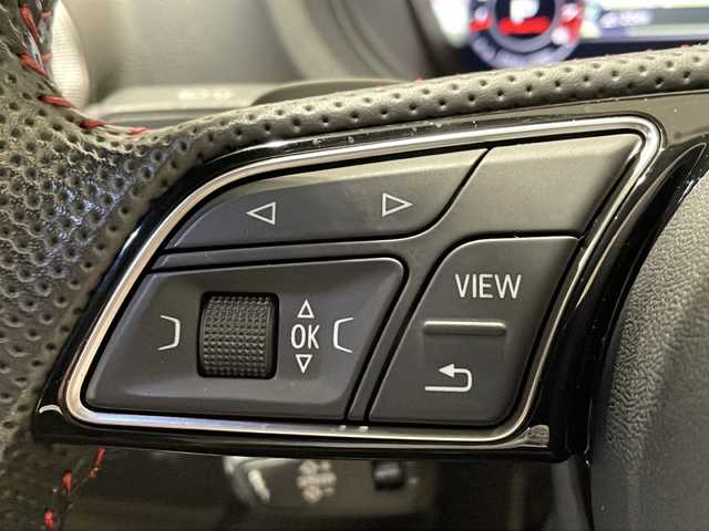 アウディ Ｓ３ スポーツバック 新潟県 2019(令1)年 3.6万km グレイシアホワイトメタリック オプション/マトリクスLEDヘッドライト/　フロントダイナミックターンインディケーター/カラードブレーキキャリパーレッド/アシスタンスパッケージ/-サイドアシスト/-アクティブレーンアシスト/-トラフィックジャムアシスト/-リヤクロストラフィックアシスト/-プレセンスベーシック/-ハイビームアシスト/主要装備/純正MMIナビ/(CD/DVD/Bluetooth.USB/フルセグTV)/バックカメラ/ETC2.0/アダプティブクルーズコントロール/ハーフレザーシート/パワーシート/シートヒーター/パドルシフト/純正18インチアルミホイール/コーナーセンサー