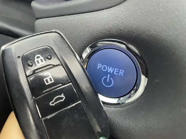 トヨタ クラウン ハイブリッド RS アドバンス 茨城県 2018(平30)年 4.6万km ホワイトパールクリスタルシャイン T-Connect SDナビゲーションシステム/Bluetooth/フルセグ/radio/CD/DVD/Blu-ray/バックカメラ/Toyota Safety Sense/・プリクラッシュセーフティー/・レーントレーシングアシスト/・レーダークルーズコントロール/・ロードサインアシスト/・アダプティブハイビームアシスト/・オートマチックハイビーム/BSM/前方ドラレコ/3眼LEDヘッドランプ/オートライト/D+N席パワーシート/D+N席シートヒーター/ステアリングヒーター
