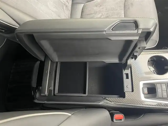 トヨタ クラウン ハイブリッド RS アドバンス 茨城県 2018(平30)年 4.6万km ホワイトパールクリスタルシャイン T-Connect SDナビゲーションシステム/Bluetooth/フルセグ/radio/CD/DVD/Blu-ray/バックカメラ/Toyota Safety Sense/・プリクラッシュセーフティー/・レーントレーシングアシスト/・レーダークルーズコントロール/・ロードサインアシスト/・アダプティブハイビームアシスト/・オートマチックハイビーム/BSM/前方ドラレコ/3眼LEDヘッドランプ/オートライト/D+N席パワーシート/D+N席シートヒーター/ステアリングヒーター