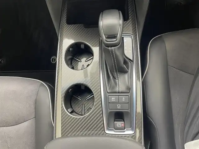 トヨタ クラウン ハイブリッド RS アドバンス 茨城県 2018(平30)年 4.6万km ホワイトパールクリスタルシャイン T-Connect SDナビゲーションシステム/Bluetooth/フルセグ/radio/CD/DVD/Blu-ray/バックカメラ/Toyota Safety Sense/・プリクラッシュセーフティー/・レーントレーシングアシスト/・レーダークルーズコントロール/・ロードサインアシスト/・アダプティブハイビームアシスト/・オートマチックハイビーム/BSM/前方ドラレコ/3眼LEDヘッドランプ/オートライト/D+N席パワーシート/D+N席シートヒーター/ステアリングヒーター