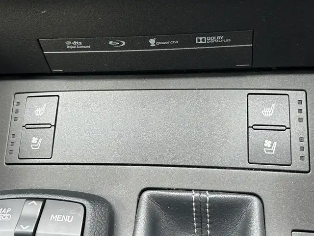 レクサス ＩＳ 300h バージョンL 大阪府 2015(平27)年 2.3万km ソニッククォーツ SDナビ（フルセグ/Bluetooth/CD/DVD)/バックカメラ/サンルーフ/レーダークルーズコントロール/ブラインドスポットモニター/横滑り防止装置/コーナーセンサー/パワーシート/シートヒーター/エアシーター/電動式リアブラインド/MTモード付/純正LEDライト/純正AW（17inch)/純正フロアマット/ビルトインETC/ステアリングスイッチ/スペアキー1本/取扱説明書/保証書