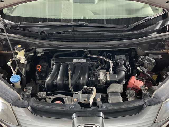 ホンダ フリード G ホンダセンシング 沖縄県 2017(平29)年 8.1万km プレミアムディープロッソパール 禁煙車　/６人乗り　/純正ディスプレイオーディオ　/ワンセグ　Ｂｌｕｅｔｏｏｔｈ　ＣＤ　/ホンダセンシング　/両側パワースライドドア　/オートライト　/前方ドライブレコーダー　/アイドリングストップ　/ＥＴＣ/オートライト/純正フロアマット/純正ドアバイザー