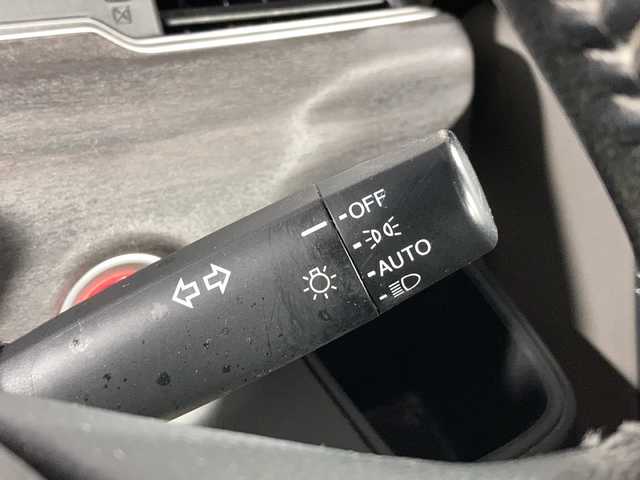 ホンダ フリード G ホンダセンシング 沖縄県 2017(平29)年 8.1万km プレミアムディープロッソパール 禁煙車　/６人乗り　/純正ディスプレイオーディオ　/ワンセグ　Ｂｌｕｅｔｏｏｔｈ　ＣＤ　/ホンダセンシング　/両側パワースライドドア　/オートライト　/前方ドライブレコーダー　/アイドリングストップ　/ＥＴＣ/オートライト/純正フロアマット/純正ドアバイザー