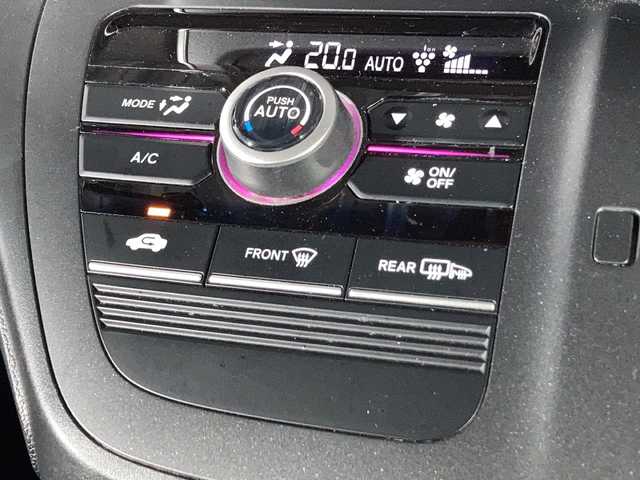 ホンダ フリード G ホンダセンシング 沖縄県 2017(平29)年 8.1万km プレミアムディープロッソパール 禁煙車　/６人乗り　/純正ディスプレイオーディオ　/ワンセグ　Ｂｌｕｅｔｏｏｔｈ　ＣＤ　/ホンダセンシング　/両側パワースライドドア　/オートライト　/前方ドライブレコーダー　/アイドリングストップ　/ＥＴＣ/オートライト/純正フロアマット/純正ドアバイザー