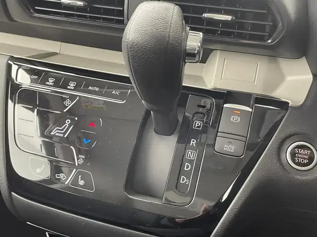 三菱 デリカミニ T プレミアム 滋賀県 2025(令7)年 0.1千km 緑Ⅱ 未使用車/純正９インチディスプレイオーディオ/Bluetooth/AppleCarPlay/AndoroidAuto/全方位カメラ/両側電動スライド/ハーフレザー/クリアランスソナー/LEDヘッドライト/オートライト/オートハイビーム/レーンキープ/シートヒーター（D/N）/ステアリングヒーター/ヒルディセントコントロール/電動パーキングブレーキ/オートブレーキホールド/DiM/衝突軽減/パドルシフト/プッシュスタート/スマートキー/ステアリングリモコン