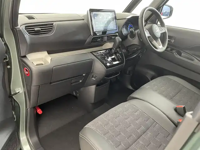 三菱 デリカミニ T プレミアム 滋賀県 2025(令7)年 0.1千km 緑Ⅱ 未使用車/純正９インチディスプレイオーディオ/Bluetooth/AppleCarPlay/AndoroidAuto/全方位カメラ/両側電動スライド/ハーフレザー/クリアランスソナー/LEDヘッドライト/オートライト/オートハイビーム/レーンキープ/シートヒーター（D/N）/ステアリングヒーター/ヒルディセントコントロール/電動パーキングブレーキ/オートブレーキホールド/DiM/衝突軽減/パドルシフト/プッシュスタート/スマートキー/ステアリングリモコン