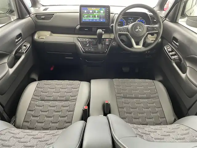 三菱 デリカミニ T プレミアム 滋賀県 2025(令7)年 0.1千km 緑Ⅱ 未使用車/純正９インチディスプレイオーディオ/Bluetooth/AppleCarPlay/AndoroidAuto/全方位カメラ/両側電動スライド/ハーフレザー/クリアランスソナー/LEDヘッドライト/オートライト/オートハイビーム/レーンキープ/シートヒーター（D/N）/ステアリングヒーター/ヒルディセントコントロール/電動パーキングブレーキ/オートブレーキホールド/DiM/衝突軽減/パドルシフト/プッシュスタート/スマートキー/ステアリングリモコン