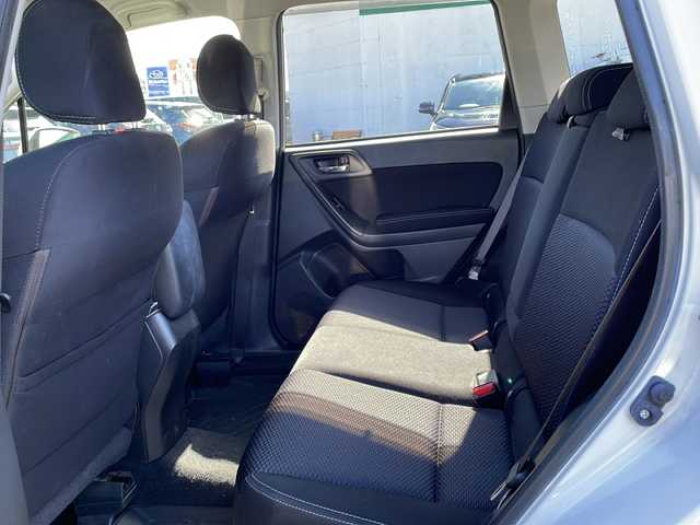 スバル フォレスター 2．0i－L 徳島県 2013(平25)年 10.3万km サテンホワイトパール 社外7インチナビ【AVIC-MRZ009】/（Bluetooth/フルセグ/CD/DVD/AM/FM）/クルーズコントロール/パドルシフト/HIDヘッドライト/ステアリングリモコン/純正AW/純正フロアマット/ドアバイザー/リモコンキー/スペアキー