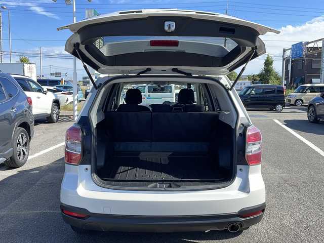 スバル フォレスター 2．0i－L 徳島県 2013(平25)年 10.3万km サテンホワイトパール 社外7インチナビ【AVIC-MRZ009】/（Bluetooth/フルセグ/CD/DVD/AM/FM）/クルーズコントロール/パドルシフト/HIDヘッドライト/ステアリングリモコン/純正AW/純正フロアマット/ドアバイザー/リモコンキー/スペアキー