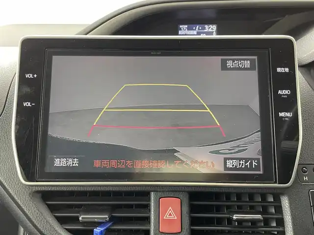 トヨタ ヴォクシー ZS 煌Ⅱ 大分県 2017(平29)年 9.2万km ブラック 純正SDナビ/（フルセグ/BT/CD/DVD）/バックカメラ/アイドリングストップ/セーフティセンスC/・プリクラッシュセーフティシステム/・レーンディパーチャーアラート/・オートマチックハイビーム/先行車発進告知機能/バックカメラ/ビルトインETC/前方ドライブレコーダー/スマートキー・プッシュスタート/両側パワースライドドア/オートライト/オートリトラミラー