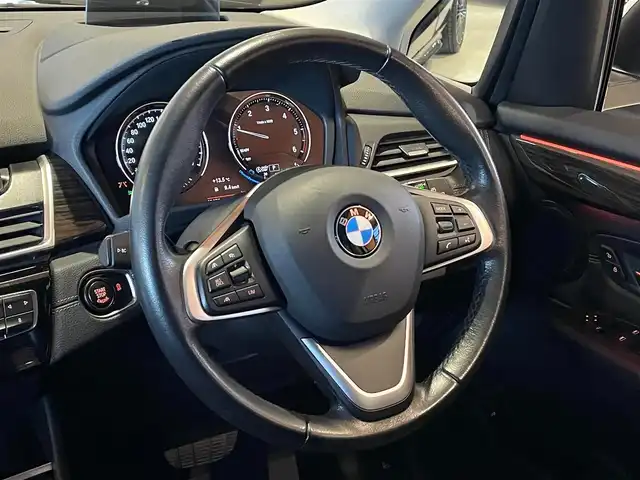 ＢＭＷ ２１８ｄ xDriveアクティブツアラー ラグジュアリー 道央・札幌 2021(令3)年 4.1万km ミネラルホワイト メタリックペイント/アドバンスドアクティブセーフティパッケージ/　・ACC/　・ヘッドアップディスプレイ/パーキングサポートパッケージ/　・リヤビューカメラ/　・PDC/　・パーキングアシスト/コンフォートパッケージ/　・オートマチックテールゲート/　・コンフォートアクセス/　・ライトパッケージ/ドライビングアシスト/LEDヘッドライト/純正HDDナビ/USB/Bluetooth/ダコタレザーシート/シートヒーター/電動フロントシート