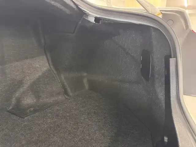 トヨタ クラウン ハイブリッド アスリートG 三重県 2013(平25)年 4.1万km ホワイトパールクリスタルシャイン ハイブリッド/FR/MTモード付フロアCVT/純正 8インチHDDナビ/（AM/FM/CD/DVD/HDDREC/USB/Bluetooth/AUX/TV）/バックガイドモニター/ドライブレコーダー前後/ビルトインETC/Toyota Safety Sense/・プリクラッシュセーフティ/・【OP】レーダークルコン*1/・【OP】インテリジェントクリアランスソナー［ICS］*1/・【OP】クリアランスソナー＆バックソナー*1/・VDIM（EBD付ABS＆VSC＆TRC＆EPS）/など/装備/・【OP】ムーンルーフ/・本革シート/・シートヒーター、ベンチレーション（D/N）/・パワーシート（D8way＋メモリー＆ランバーサポート/N4way）/・ステアリングヒーター/・雨滴感応式オートワイパー/・オートライト/・HIDヘッドランプ/・アダプティブハイビームシステム（インテリジェントAFS、ヘッドランプクリーナー付）/・左右独立オートエアコン（スイングレジスター付）/・ステアリングスイッチ/・電動チルト&テレスコピックステアリング/・プッシュスタート/・純正17inAW/・ステアリングスイッチ/・自動防眩インナーミラー/・保/取/ナビ取/・スマートキーx2、カードキーx1/・応急用スペアタイヤ/など