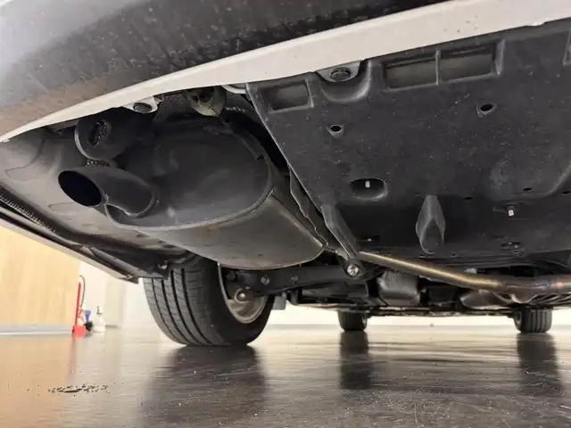 トヨタ クラウン ハイブリッド アスリートG 三重県 2013(平25)年 4.1万km ホワイトパールクリスタルシャイン ハイブリッド/FR/MTモード付フロアCVT/純正 8インチHDDナビ/（AM/FM/CD/DVD/HDDREC/USB/Bluetooth/AUX/TV）/バックガイドモニター/ドライブレコーダー前後/ビルトインETC/Toyota Safety Sense/・プリクラッシュセーフティ/・【OP】レーダークルコン*1/・【OP】インテリジェントクリアランスソナー［ICS］*1/・【OP】クリアランスソナー＆バックソナー*1/・VDIM（EBD付ABS＆VSC＆TRC＆EPS）/など/装備/・【OP】ムーンルーフ/・本革シート/・シートヒーター、ベンチレーション（D/N）/・パワーシート（D8way＋メモリー＆ランバーサポート/N4way）/・ステアリングヒーター/・雨滴感応式オートワイパー/・オートライト/・HIDヘッドランプ/・アダプティブハイビームシステム（インテリジェントAFS、ヘッドランプクリーナー付）/・左右独立オートエアコン（スイングレジスター付）/・ステアリングスイッチ/・電動チルト&テレスコピックステアリング/・プッシュスタート/・純正17inAW/・ステアリングスイッチ/・自動防眩インナーミラー/・保/取/ナビ取/・スマートキーx2、カードキーx1/・応急用スペアタイヤ/など