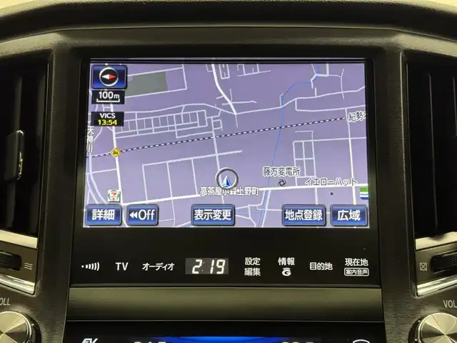 トヨタ クラウン ハイブリッド アスリートG 三重県 2013(平25)年 4.1万km ホワイトパールクリスタルシャイン ハイブリッド/FR/MTモード付フロアCVT/純正 8インチHDDナビ/（AM/FM/CD/DVD/HDDREC/USB/Bluetooth/AUX/TV）/バックガイドモニター/ドライブレコーダー前後/ビルトインETC/Toyota Safety Sense/・プリクラッシュセーフティ/・【OP】レーダークルコン*1/・【OP】インテリジェントクリアランスソナー［ICS］*1/・【OP】クリアランスソナー＆バックソナー*1/・VDIM（EBD付ABS＆VSC＆TRC＆EPS）/など/装備/・【OP】ムーンルーフ/・本革シート/・シートヒーター、ベンチレーション（D/N）/・パワーシート（D8way＋メモリー＆ランバーサポート/N4way）/・ステアリングヒーター/・雨滴感応式オートワイパー/・オートライト/・HIDヘッドランプ/・アダプティブハイビームシステム（インテリジェントAFS、ヘッドランプクリーナー付）/・左右独立オートエアコン（スイングレジスター付）/・ステアリングスイッチ/・電動チルト&テレスコピックステアリング/・プッシュスタート/・純正17inAW/・ステアリングスイッチ/・自動防眩インナーミラー/・保/取/ナビ取/・スマートキーx2、カードキーx1/・応急用スペアタイヤ/など