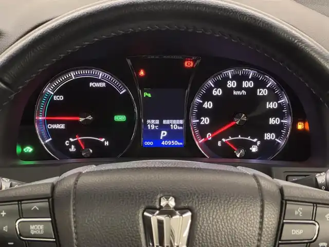 トヨタ クラウン ハイブリッド アスリートG 三重県 2013(平25)年 4.1万km ホワイトパールクリスタルシャイン ハイブリッド/FR/MTモード付フロアCVT/純正 8インチHDDナビ/（AM/FM/CD/DVD/HDDREC/USB/Bluetooth/AUX/TV）/バックガイドモニター/ドライブレコーダー前後/ビルトインETC/Toyota Safety Sense/・プリクラッシュセーフティ/・【OP】レーダークルコン*1/・【OP】インテリジェントクリアランスソナー［ICS］*1/・【OP】クリアランスソナー＆バックソナー*1/・VDIM（EBD付ABS＆VSC＆TRC＆EPS）/など/装備/・【OP】ムーンルーフ/・本革シート/・シートヒーター、ベンチレーション（D/N）/・パワーシート（D8way＋メモリー＆ランバーサポート/N4way）/・ステアリングヒーター/・雨滴感応式オートワイパー/・オートライト/・HIDヘッドランプ/・アダプティブハイビームシステム（インテリジェントAFS、ヘッドランプクリーナー付）/・左右独立オートエアコン（スイングレジスター付）/・ステアリングスイッチ/・電動チルト&テレスコピックステアリング/・プッシュスタート/・純正17inAW/・ステアリングスイッチ/・自動防眩インナーミラー/・保/取/ナビ取/・スマートキーx2、カードキーx1/・応急用スペアタイヤ/など