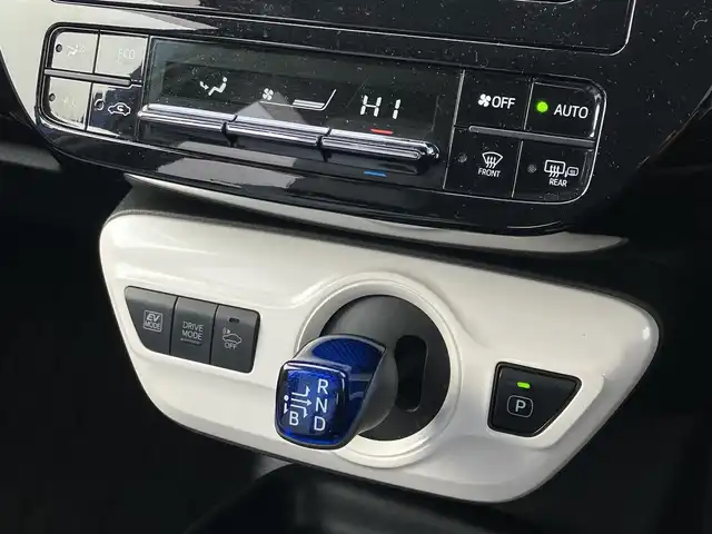 トヨタ プリウス S 道南・函館 2016(平28)年 5.5万km ダークブルーマイカM /純正ナビ//フルセグＴＶ//エンジンスターター//ドライブレコーダー//バックカメラ//クルーズコントロール//衝突軽減ブレーキ//オートハイビーム//寒冷地仕様//フロアマット//プッシュスタート//スマートキー//ＥＴＣ