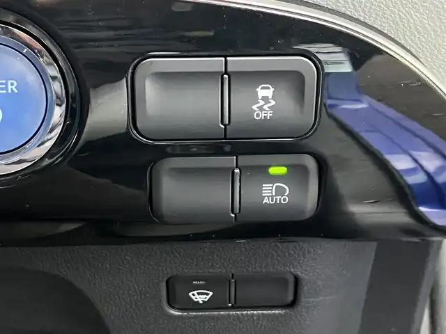 トヨタ プリウス S 道南・函館 2016(平28)年 5.5万km ダークブルーマイカM /純正ナビ//フルセグＴＶ//エンジンスターター//ドライブレコーダー//バックカメラ//クルーズコントロール//衝突軽減ブレーキ//オートハイビーム//寒冷地仕様//フロアマット//プッシュスタート//スマートキー//ＥＴＣ