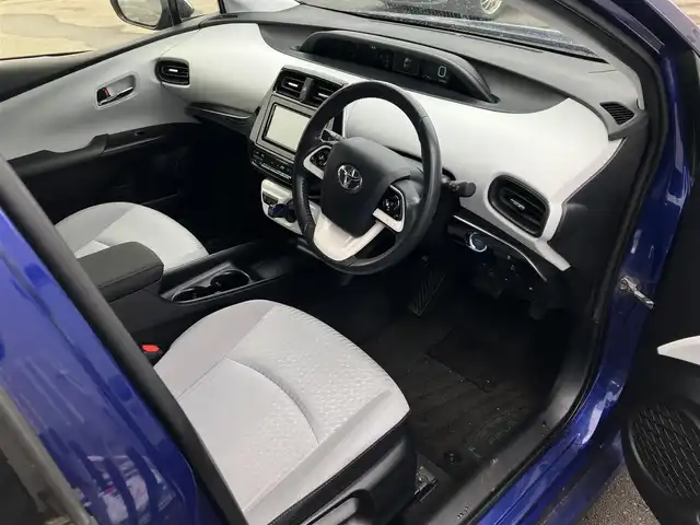 トヨタ プリウス S 道南・函館 2016(平28)年 5.5万km ダークブルーマイカM /純正ナビ//フルセグＴＶ//エンジンスターター//ドライブレコーダー//バックカメラ//クルーズコントロール//衝突軽減ブレーキ//オートハイビーム//寒冷地仕様//フロアマット//プッシュスタート//スマートキー//ＥＴＣ