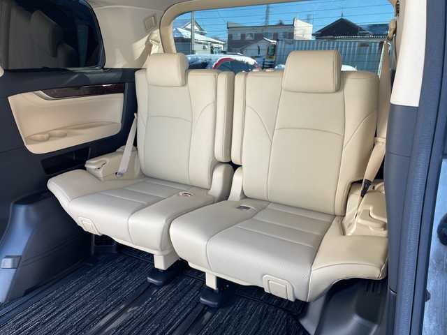 トヨタ アルファード G 道央・札幌 2018(平30)年 4.2万km ホワイトパールクリスタルシャイン ４WD/純正ディーラーOPナビ/CD/DVD/BT/フルセグ/トヨタセーフティセンス/プリクラッシュセーフティ/横滑り防止装置/レーダークルーズコントロール/レーンキープアシスト/クリアランスソナー/ブラインドスポットモニター/パーキングサポートブレーキ/ロードサインアシスト/バックカメラ/ビルトインETC/ドライブレコーダー/アイドリングストップ/ECOMODE/デジタルインナーミラー/両側パワースライドドア/パワーバックドア/前席/２列目パワーシート/D席メモリーシート/前席シートヒーター/前席エアシート/N席/２列目オットマン/レザーシート/革巻きウッドコンビステアリング/ステアリングリモコン/電動パーキング/ブレーキホールド/MTモード付AT/プッシュスタート/スマートキー/LEDヘッドライト/オートライト/オートハイビーム/フォグランプ/電動格納ミラー/ウィンカーミラー/純正フロアマット/ドアバイザー