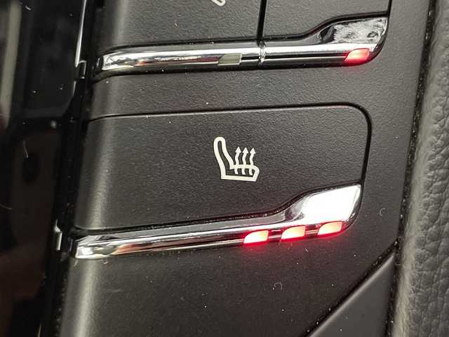 ポルシェ カイエン S Eーハイブリッド プラチナED 神奈川県 2017(平29)年 6.9万km 白 純正ナビ/・BT/AUX/SD/DVD/バックカメラ/アダプティブクルーズコントロール/パークアシスト/社外ヘッドレスト後席モニター/ハーフレザーシート/前席パワーシート/全席シートヒーター/ダウンヒルアシストコントロール/革巻きステアリング/ステアリングスイッチ/パドルシフト/前後ソナー/純正ETC/社外前後ドライブレコーダー/キーレス/社外GPSレーダー/LEDヘッドライト/フォグランプ/純正フロアマット/純正20インチアルミホイール