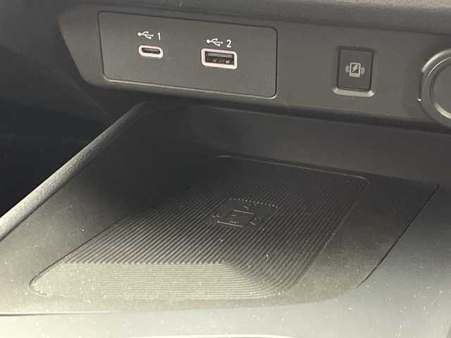 日産 ノート X 群馬県 2021(令3)年 1.6万km ビビットブルー / スーパーブラック 2トーン 純正９型ナビ　全周囲カメラ　ビルトインＥＴＣ　ＢＳＭ　ＨＤＭＩ端子　電子ミラー　ワイヤレス充電　オートハイビーム　ＬＥＤライト　前後コーナーセンサー　衝突被害軽減システム　ワンオーナー　禁煙車