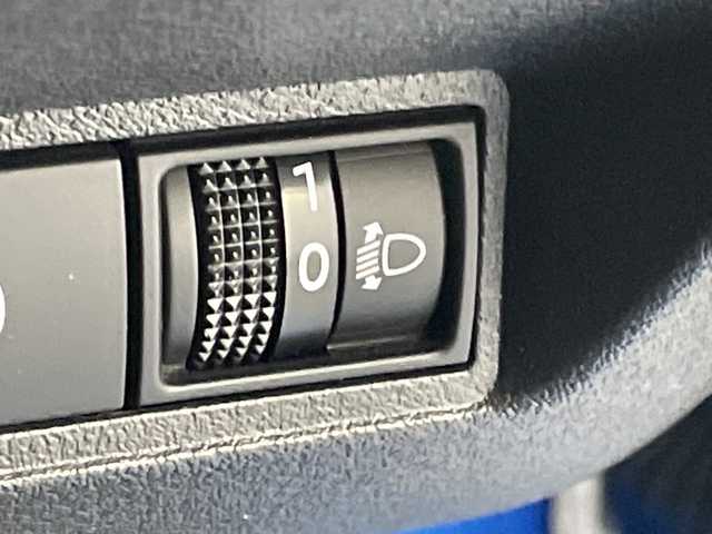 日産 ノート X 群馬県 2021(令3)年 1.6万km ビビットブルー / スーパーブラック 2トーン 純正９型ナビ　全周囲カメラ　ビルトインＥＴＣ　ＢＳＭ　ＨＤＭＩ端子　電子ミラー　ワイヤレス充電　オートハイビーム　ＬＥＤライト　前後コーナーセンサー　衝突被害軽減システム　ワンオーナー　禁煙車