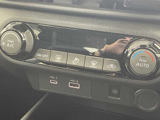 日産 ノート X 群馬県 2021(令3)年 1.6万km ビビットブルー / スーパーブラック 2トーン 純正９型ナビ　全周囲カメラ　ビルトインＥＴＣ　ＢＳＭ　ＨＤＭＩ端子　電子ミラー　ワイヤレス充電　オートハイビーム　ＬＥＤライト　前後コーナーセンサー　衝突被害軽減システム　ワンオーナー　禁煙車