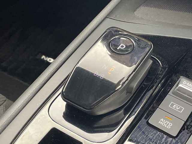 日産 ノート X 群馬県 2021(令3)年 1.6万km ビビットブルー / スーパーブラック 2トーン 純正９型ナビ　全周囲カメラ　ビルトインＥＴＣ　ＢＳＭ　ＨＤＭＩ端子　電子ミラー　ワイヤレス充電　オートハイビーム　ＬＥＤライト　前後コーナーセンサー　衝突被害軽減システム　ワンオーナー　禁煙車