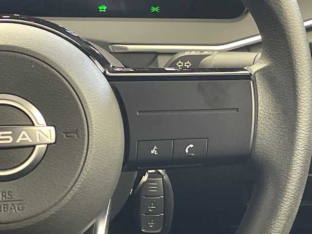 日産 ノート X 群馬県 2021(令3)年 1.6万km ビビットブルー / スーパーブラック 2トーン 純正９型ナビ　全周囲カメラ　ビルトインＥＴＣ　ＢＳＭ　ＨＤＭＩ端子　電子ミラー　ワイヤレス充電　オートハイビーム　ＬＥＤライト　前後コーナーセンサー　衝突被害軽減システム　ワンオーナー　禁煙車